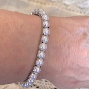 IMITATION PEARL SILVER TONE STRETCH BRACELET